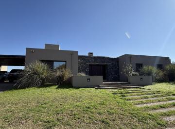 Casa · 325m² · 4 Ambientes · 2 Cocheras · Venta Excelente Casa en La Serena Mendiolaza