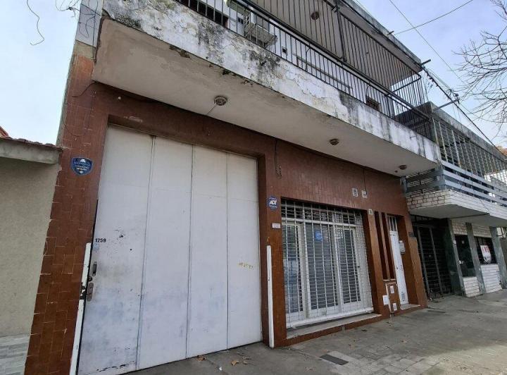 Bodega-Galpón · 200m² · 2 Ambientes · 10 Cocheras