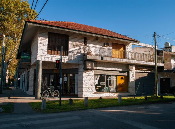 Casa · 319m² · 6 Ambientes · 1 Cochera