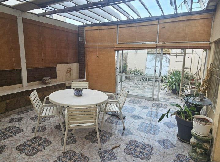 Casa · 100m² · 5 Ambientes · 1 Cochera