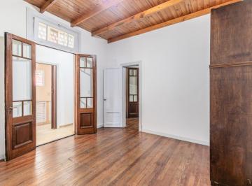 Casa · 91m² · 3 Ambientes · 1 Cochera · Venta - PH Tipo Casa - Apto Credito - Terraza - Cochera - Subte E - Flores