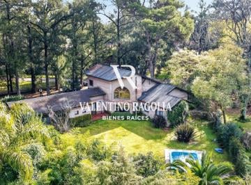 Casa · 200m² · 5 Ambientes · 1 Cochera · Venta Casa 5 Ambientes con Parque y Piscina en Parque Leloir