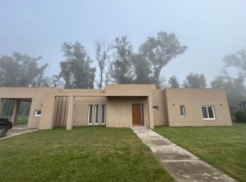 Casa · 151m² · 4 Ambientes · 2 Cocheras · Casa en Venta