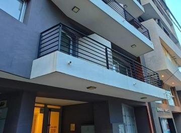 Departamento · 71m² · 4 Ambientes · 1 Cochera · Semipiso 3 Dorm. con Cochera en Alquiler | Centro Este Neuquen