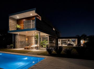 Casa · 220m² · 4 Ambientes · 2 Cocheras · Casa - Nuevo Quilmes