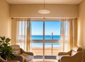Departamento de 4 ambientes, Monte Hermoso · Exclusivo Departamento con Vista Al Mar y Ubicación Privilegiada