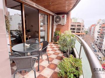 Departamento de 4 ambientes, Belgrano · Exclusivo Piso de Categoría en Venta – 4 Ambientes con Dependencia, Cochera y Baulera en Belgrano