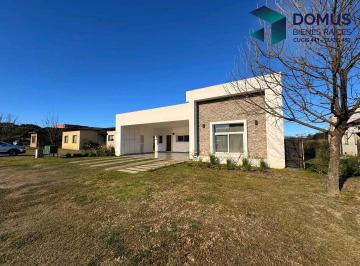 Casa · 290m² · 4 Dormitorios · 2 Cocheras · Venta Hermosa Casa Jardines de San Lorenzo