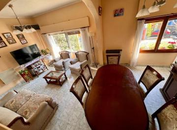 Casa · 168m² · 5 Ambientes · 1 Cochera · Casa 5 Ambientes en Venta en Lomas de Zamora