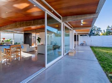 Casa · 175m² · 4 Ambientes · 3 Cocheras · Casa en Venta a Estrenar en La Plata