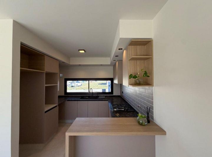 PH · 145m² · 4 Ambientes · 2 Cocheras