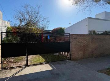 Bodega-Galpón · 134m² · Venta Galpón / Quincho / Pileta / Av Brasil