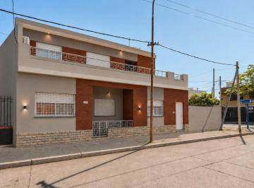 Casa · 155m² · 5 Ambientes · 2 Cocheras · Casa Multifamiliar | 3 y 2 Amb Ientes |lomas del Mirador
