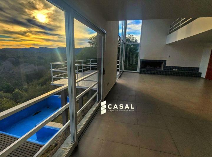 Casa · 290m² · 4 Ambientes · 4 Cocheras