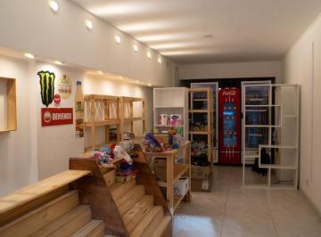 Local comercial · 32m² · Alquiler Local en Flores