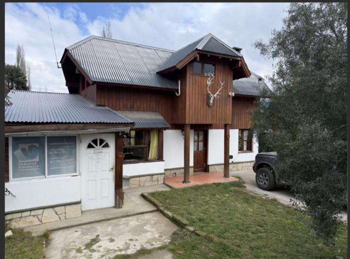 Casa · 90m² · 5 Ambientes · 2 Cocheras