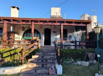 Casa · 271m² · 3 Ambientes · 2 Cocheras · Venta Casa en Villa Carlos Paz