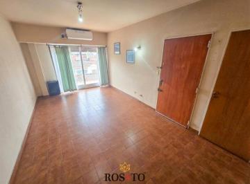 Departamento · 59m² · 3 Ambientes · Venta Departamento 3 Ambientes con Balcón Al Frente, 2° Piso por Escalera en Villa Lugano - Apto Cré
