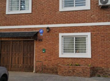 Casa de 4 ambientes, La Plata · Casa de 3 Dorm. en Venta