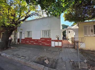Casa · 193m² · 5 Ambientes · Venta Casa a Refaccionar B° San Vicente