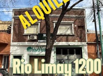 Local comercial de 8 ambientes, Barracas · Inmueble Comercial Alquiler.$1.600.000 + Iva//344 M&sup2;.excelente Conectividad y Versatibilidad de Uso