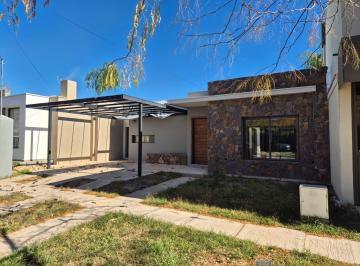 Casa · 130m² · 2 Dormitorios · 2 Cocheras · Casa en Venta