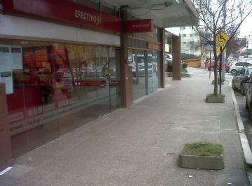 Local comercial · 1 Ambiente · Local en Centro