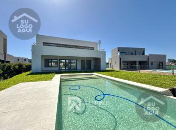 Casa · 216m² · 7 Ambientes · 6 Cocheras · Casa en Venta 3 Ambientes Galeria Pileta Parrilla Barrio Santa Ana Tigre a La Laguna
