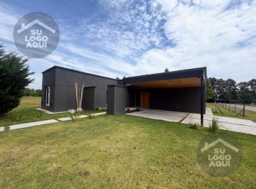 Casa · 1000m² · 4 Ambientes · 4 Cocheras · Casa en Venta a Estrenar Galería Parque Pileta 4 Ambientes Cardales