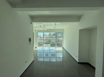 Oficina comercial · 30m² · 1 Ambiente · Amplia Oficina en Villa Dominico en Alquiler