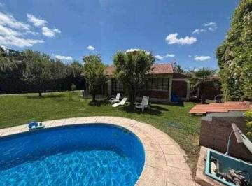 Casa · 180m² · 3 Dormitorios · 1 Cochera · Casa en Alquiler Chacras de Coria - Amoblada o Sin Amoblar