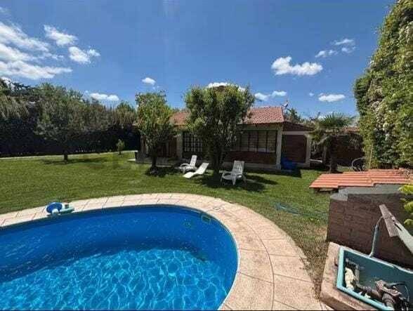 Casa · 180m² · 3 Dormitorios · 1 Cochera