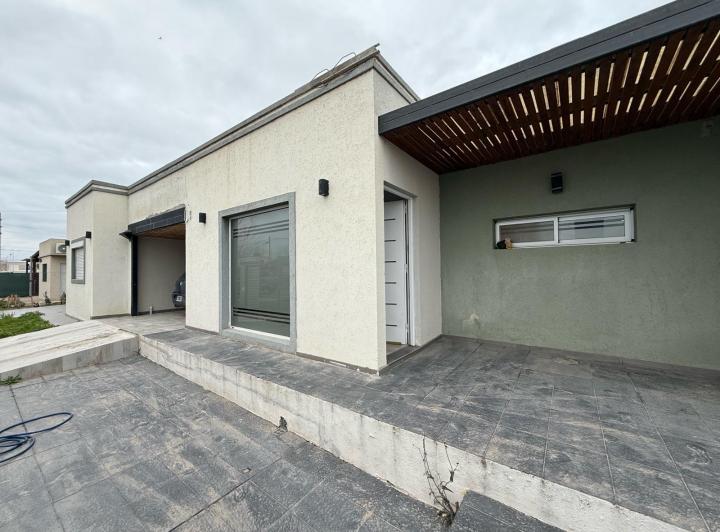 Casa · 200m² · 7 Ambientes · 2 Cocheras