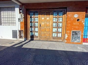 Casa · 55m² · 2 Ambientes · 1 Cochera · Casa Chalet en Alquiler en Quilmes, G. B. a. Zona Sur, Argentina