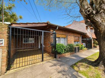 Casa · 121m² · 4 Ambientes · 1 Cochera · Venta Casa Tipo PH en Olivos 3 Dorm.
