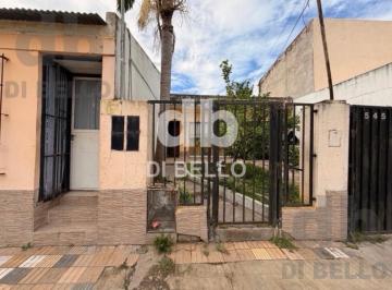 Casa · 220m² · Casa con 5 Unidades Funcionales, a 500 m de Av Antartida