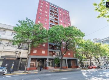 Departamento · 73m² · 4 Ambientes · 1 Cochera · Venta de Departamento 4 Ambientes, Cochera y Balcón en La Boca - Muy Luminoso