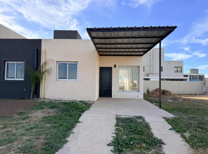 Casa · 70m² · 3 Ambientes · 1 Cochera