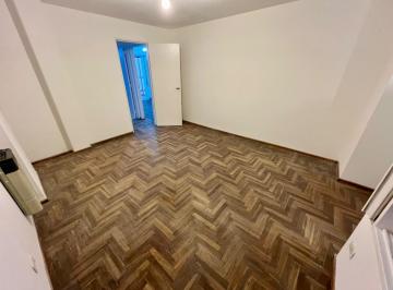 Departamento · 80m² · 2 Dormitorios · Departamento 80 m² con Patio Interno Propio – a m de Patio Olmos, Centro