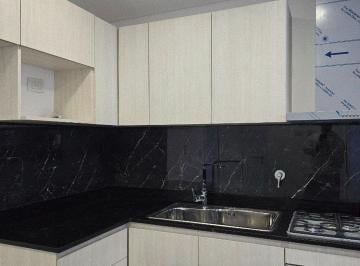 Departamento de 4 ambientes, Villa Luro · Villa Luro. Semipiso 4 Amb. Al Frente con Patio, 2 Cocheras y Balcon.
