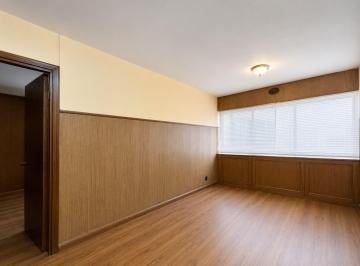 Oficina comercial · 100m² · 5 Ambientes · 1 Cochera · Rivadavia y Martin y Omarr - Oficina Amplia, 4 Despachos y Sala de Reuniones - Alquiler