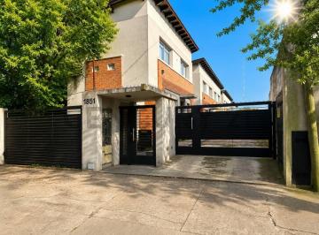 Casa · 80m² · 3 Ambientes · 1 Cochera · Duplex en Venta en Gonnet
