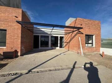 PH · 67m² · 2 Dormitorios · 1 Cochera · PH en Quebradas de Manantiales