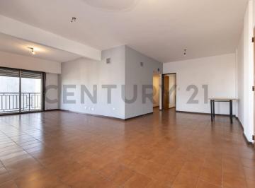 Departamento · 120m² · 5 Ambientes · 1 Cochera · Departamento en Alquiler en La Plata