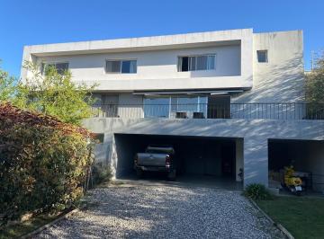 Casa · 400m² · 6 Ambientes · 3 Cocheras · Venta Casa La Pankana. Pileta, Excelente Ubicacion