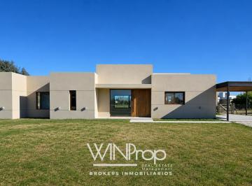 Casa · 220m² · 3 Dormitorios · Alquiler Anual Comarcas de Lujan