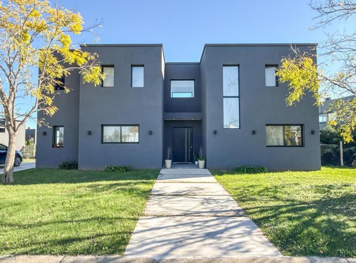 Casa · 170m² · 5 Ambientes