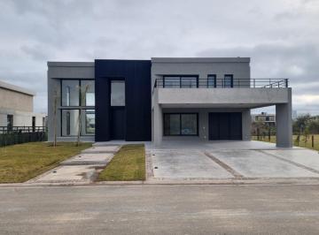 Casa · 341m² · 7 Ambientes · Casa en Venta en Marinas H - Av Sta. Maria de Las Conchas 4400 Countries/b. Cerrado (Tigre), G. B. a. Z