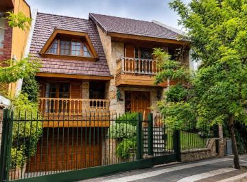Casa · 300m² · 6 Ambientes · 3 Cocheras · Venta | Casa | Chalet en Ciudad Jardin | 5 Dorm. | 3 Cocheras | 300 m | Jardin y Parrilla