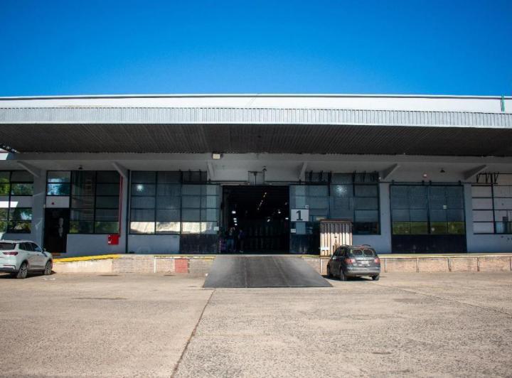 Depósito · 1943m²